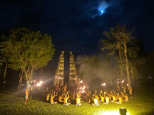 Kecak & Fire Dance at Tanah Gajah, Ubud 2