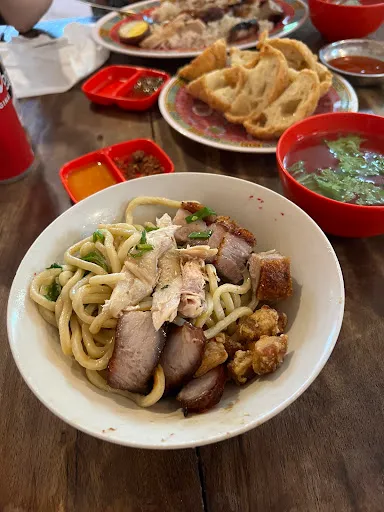 Fu Shou Noodle Club 4