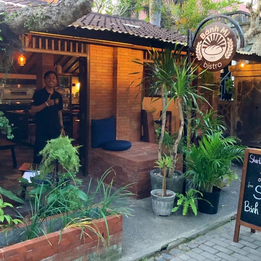 Bánh Mì Bistro 3