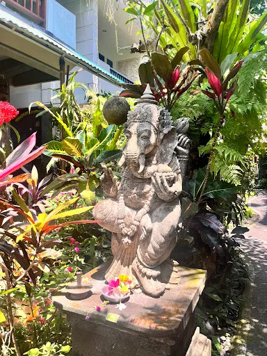 Papa Nyoman Reflexology 2