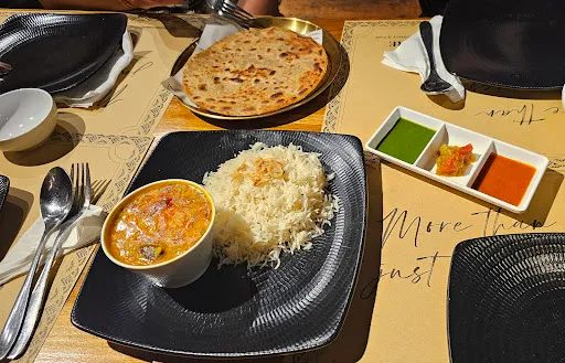 Curries N More - Ubud ( INDIAN Gourmet & Heritage Cuisine ) 2