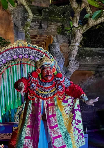 Ubud Palace Legong Dance Show 3