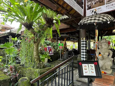 Bebek Tebasari Resto 4