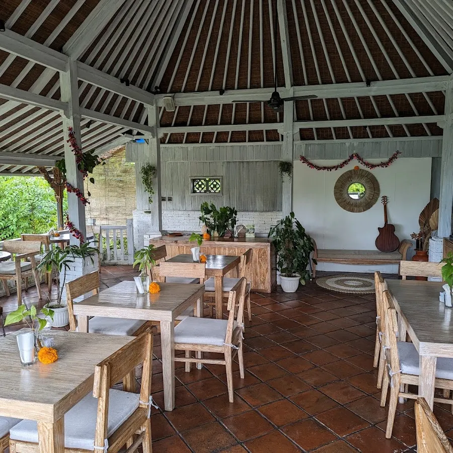 Look Bee Coffee and Eatery 2