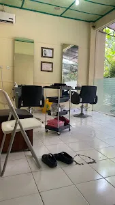 NH beauty salon 2