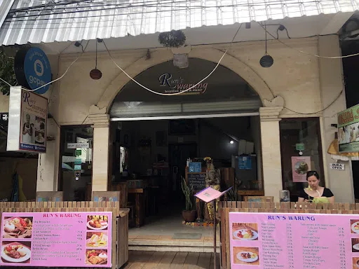 Run's Warung 3