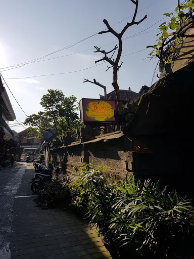 Budi's Warung 4