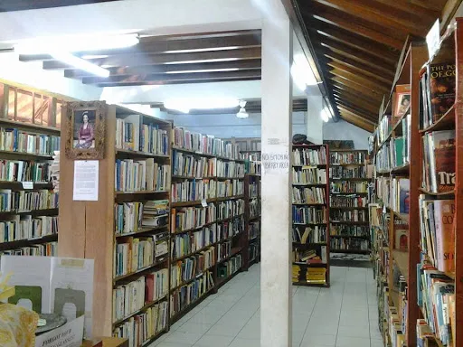 Pondok Pekak Library & Learning Centre 1
