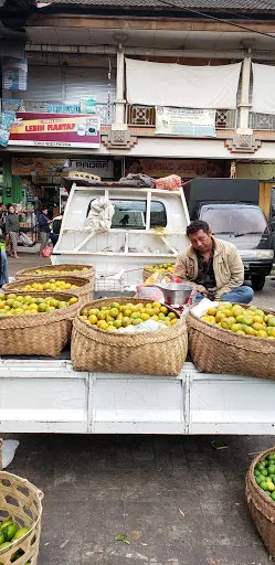 Morning Market 3