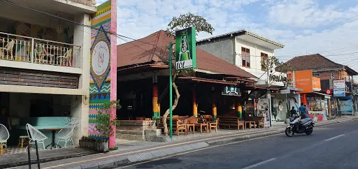 L.O.L Bar & Restaurant 1