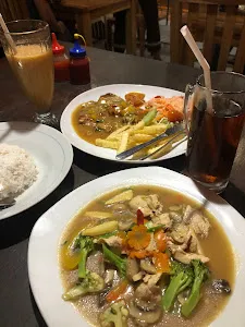 Warung Under Merkury 4