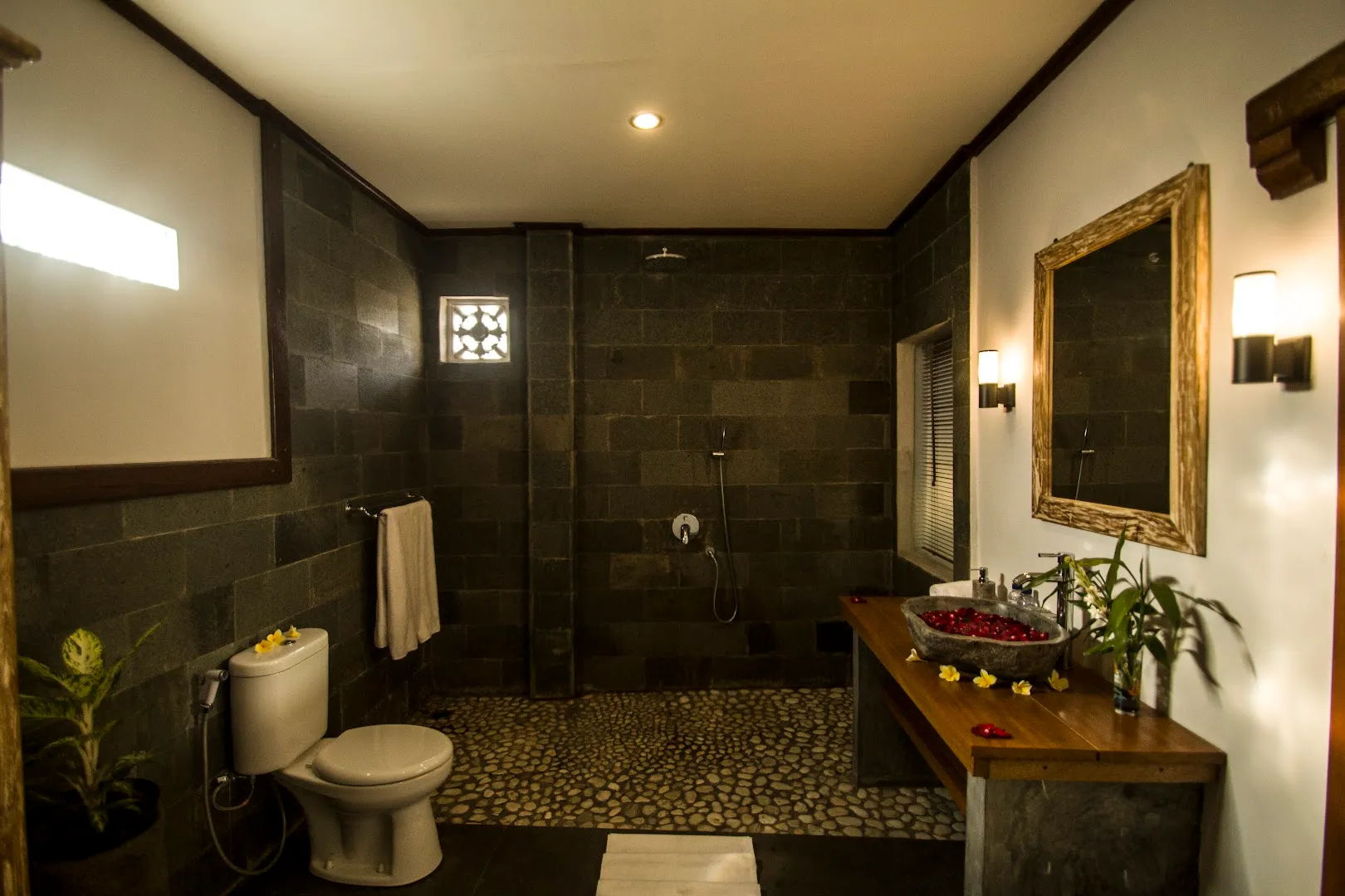 Akusara Guest House 3