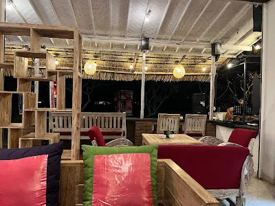 Moment Coffee and Grill 2