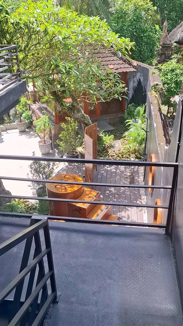 Raw Gym & Café Ubud 1