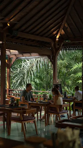 Kaukau Restaurant Ubud 1