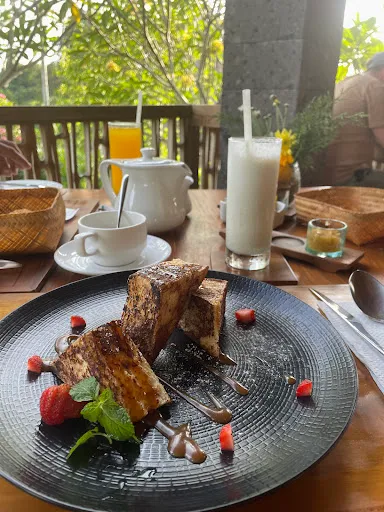 Perantenan Restaurant at The Alena Resort A Pramana Experience 3