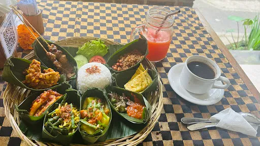 Warung tradisi ubud 4