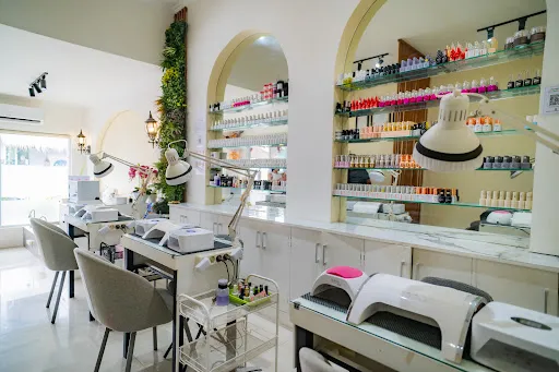 Ubud Luxury Nails and Lashes 2