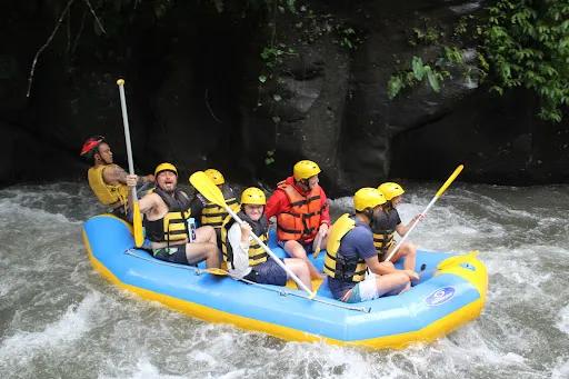 Tourist booking center 4