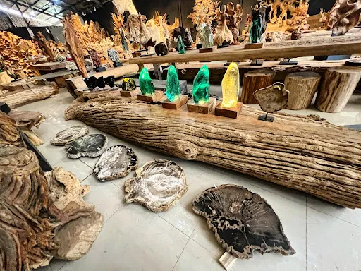 Amori Wood Art Gallery Ubud 1