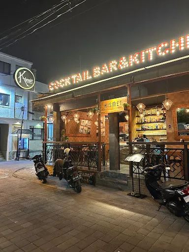 Kismet Cocktail Bar & Kitchen Ubud 1