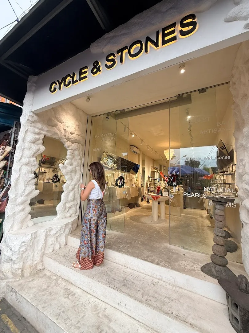 Cycle & Stones