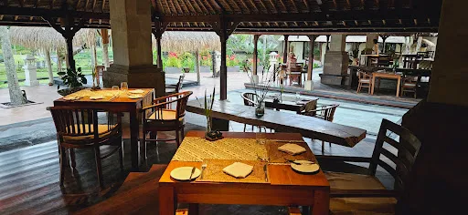 Angkul Angkul Restaurant 4