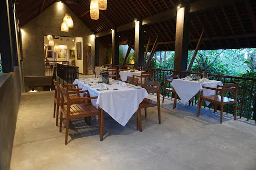 Bale Gajah Resto 1