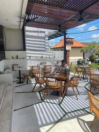 Amsterdam Restaurant Ubud 1