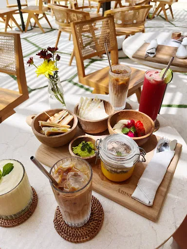 Amsterdam Restaurant Ubud 2