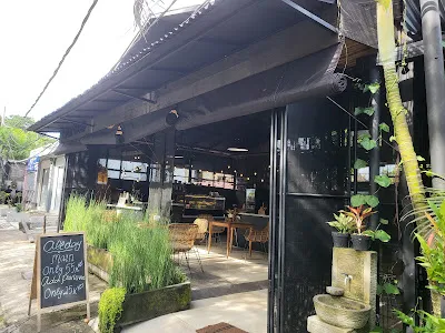 Golden Ape Ubud Bali 4
