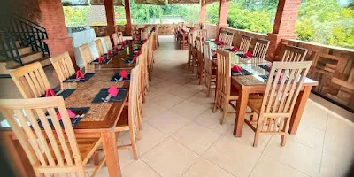 Bebek Uma Sari Resto 4