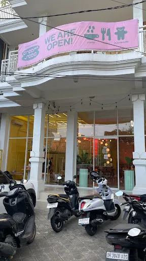 Cream soda family bistro 1