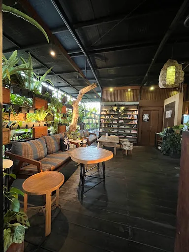 The Hidden Space Ubud Cafe 2