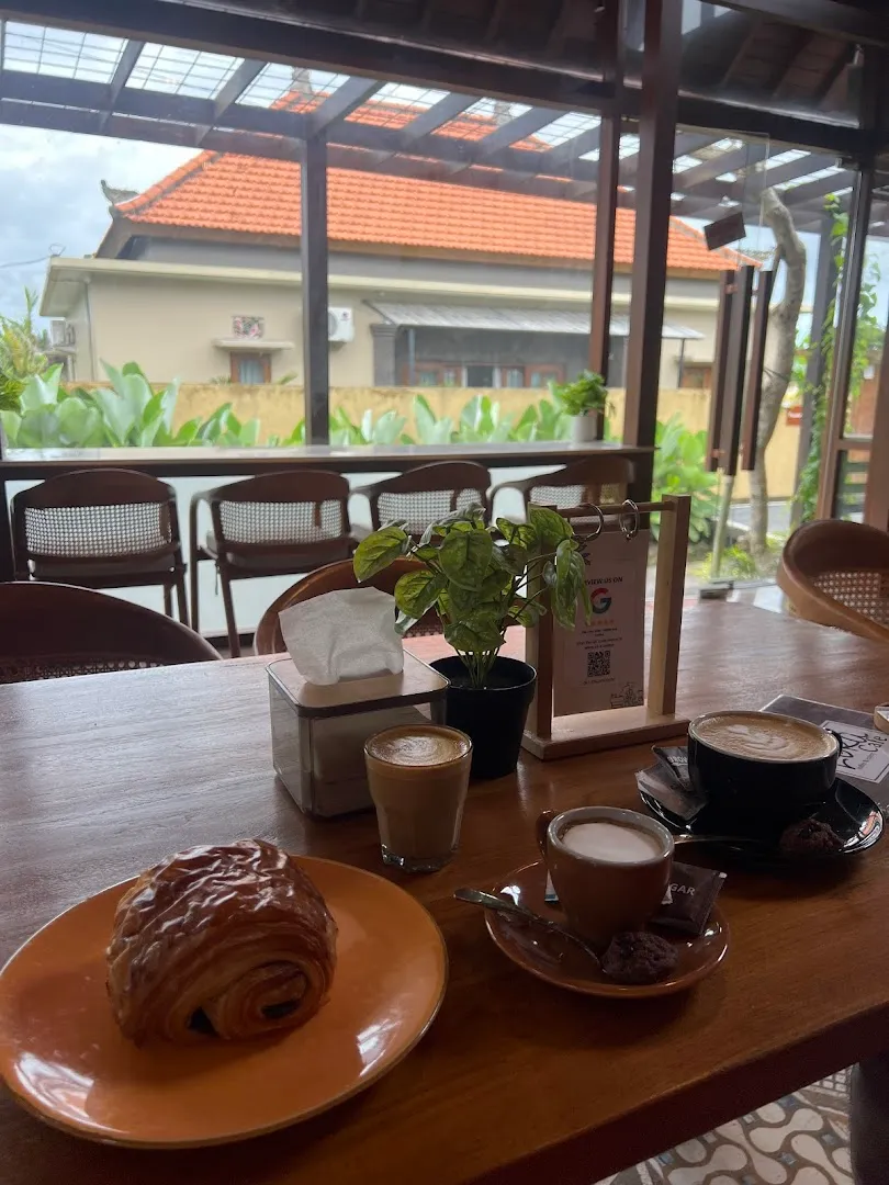 The Loka Cafe - Coffee and Eatery 3