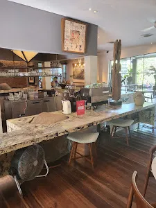 Kayangan Suci Restaurant & Art 1