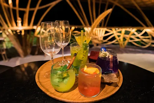 ELEVATOR Sunset Bar - Bambu Indah Resort 3