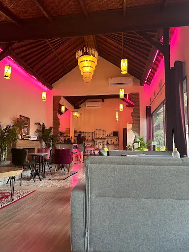 MISHA SHISHA Ubud — hookah place & store 1