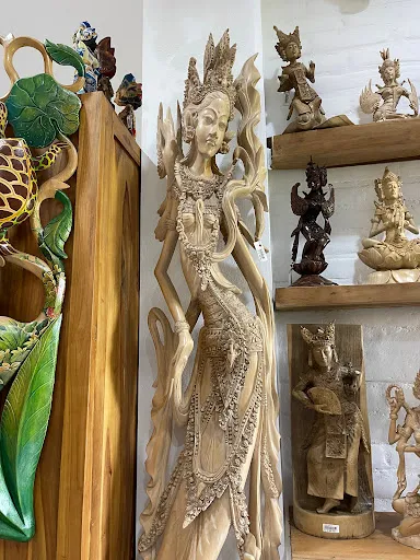 Yana Art Gallery 2