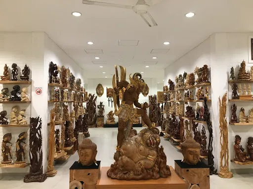 Yana Art Gallery 3