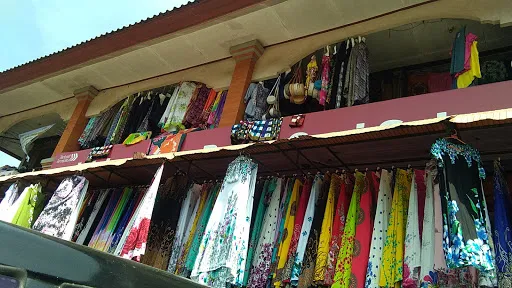 Pasar Wisata Sukawati Bali 3
