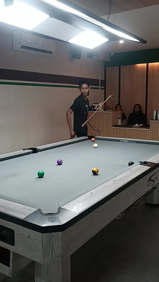 XSCAPE BILLIARD & CAFE 1