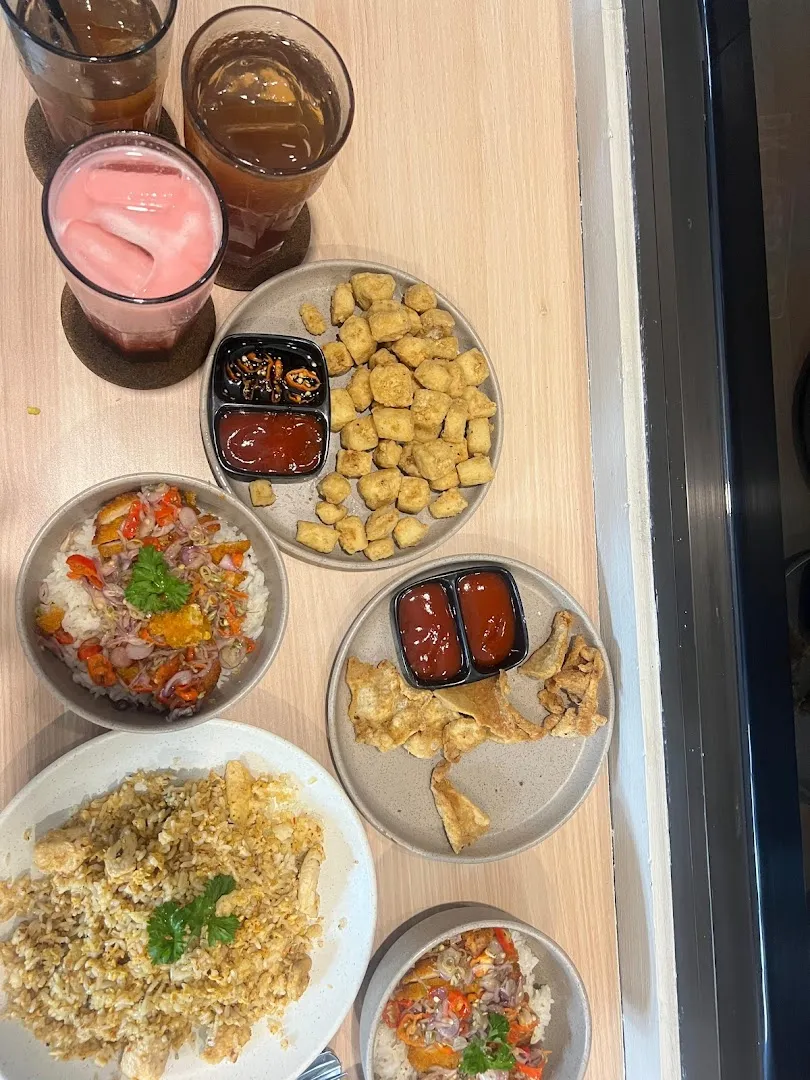 XSCAPE BILLIARD & CAFE 4