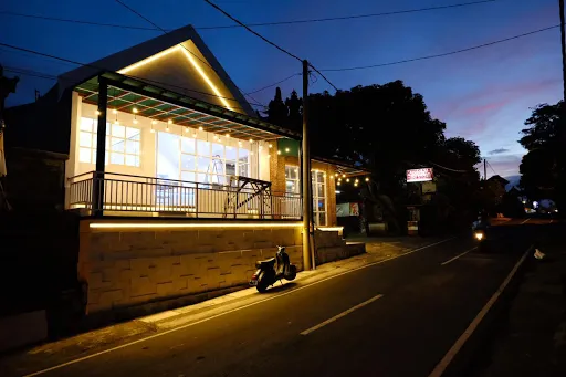 Mula Rasa Coffe and Bistro 3