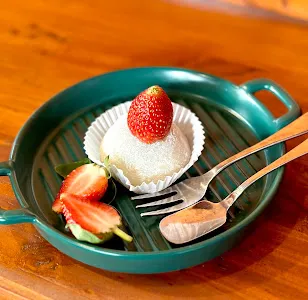 Strawberryku Resto & Coffee 1