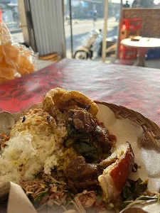 Warung Babi Guling Lawar Pak Konok Sibang 1