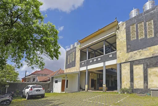OYO 91608 Hotel Gatsu Indah 4