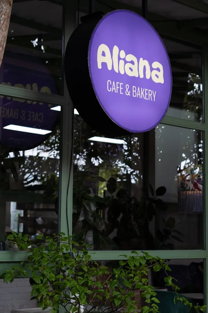 Aliana Cafe & Bakery 4