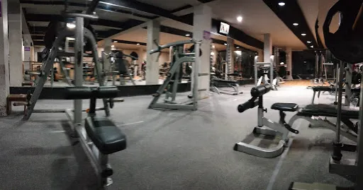 Royal Gym Fitness Centre Denpasar 1