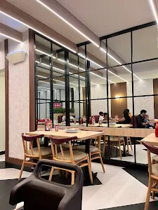 Pizza Hut Restoran 2